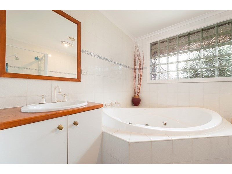 18 Milburn Place, Craigieburn VIC 3064