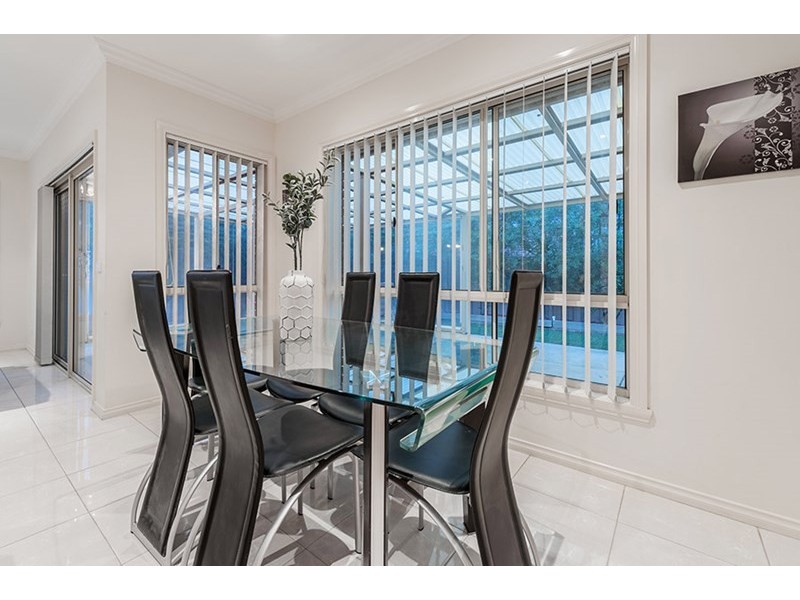 8 Berrima Close, Craigieburn VIC 3064