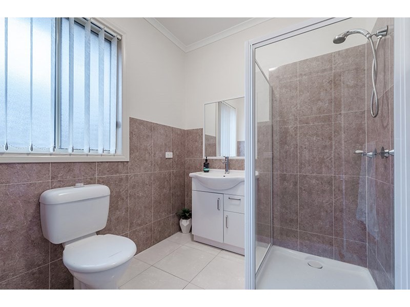 8 Berrima Close, Craigieburn VIC 3064