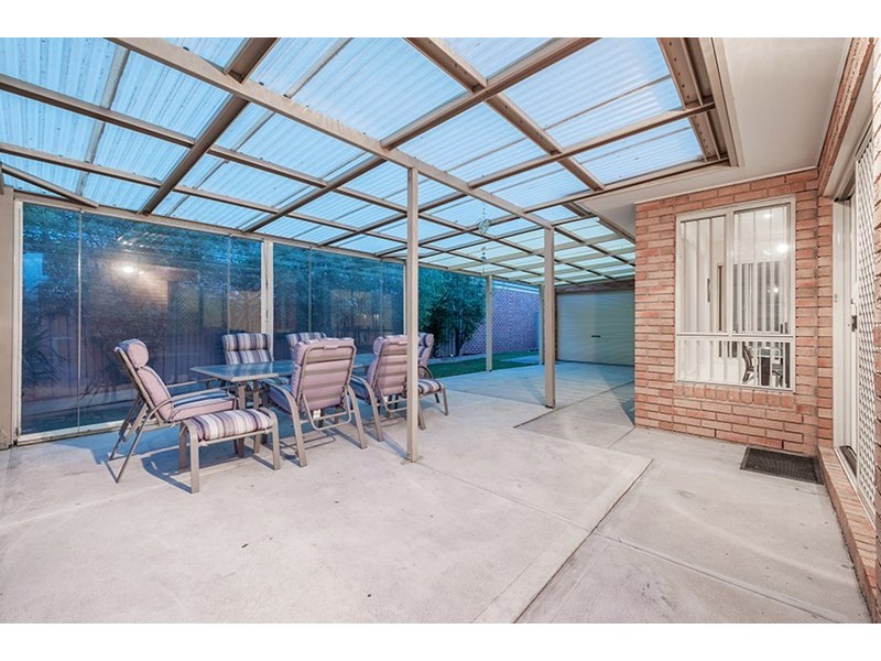 8 Berrima Close, Craigieburn VIC 3064