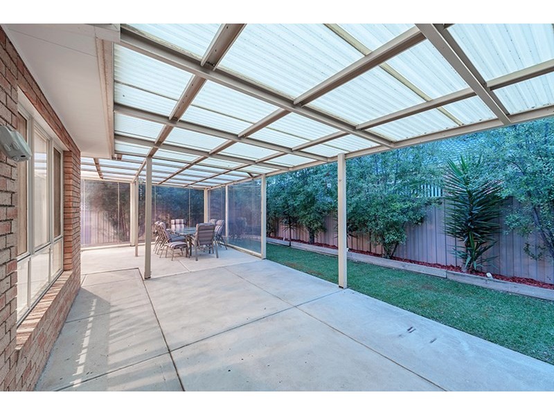 8 Berrima Close, Craigieburn VIC 3064