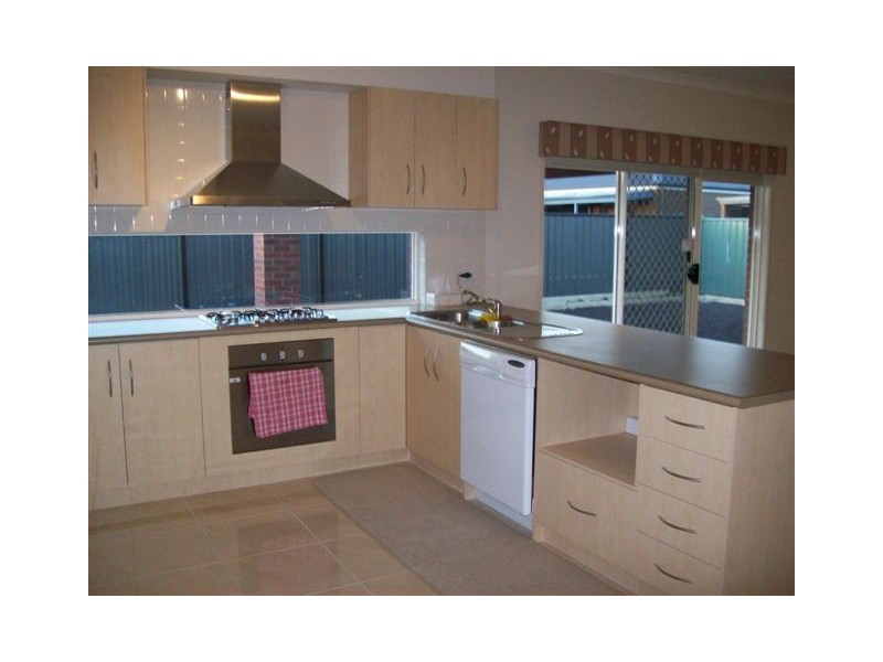 25 Cheltenham Close, Craigieburn VIC 3064