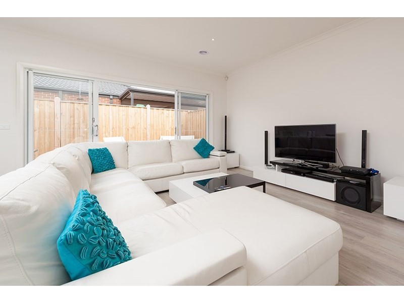 30 Hollington Drive, Mickleham VIC 3064