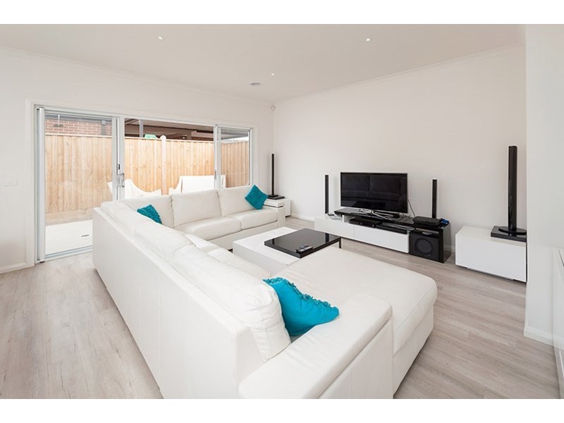 30 Hollington Drive, Mickleham VIC 3064