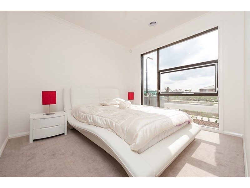 30 Hollington Drive, Mickleham VIC 3064