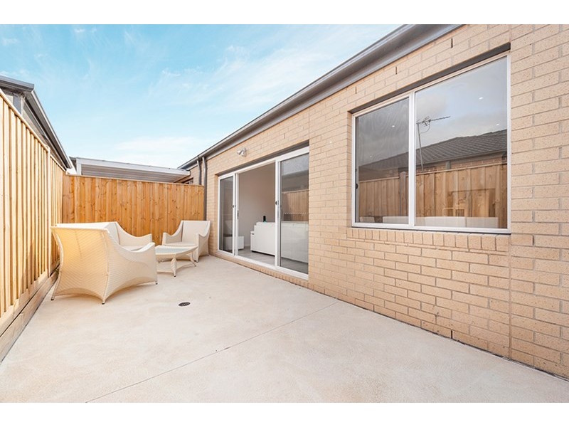 30 Hollington Drive, Mickleham VIC 3064