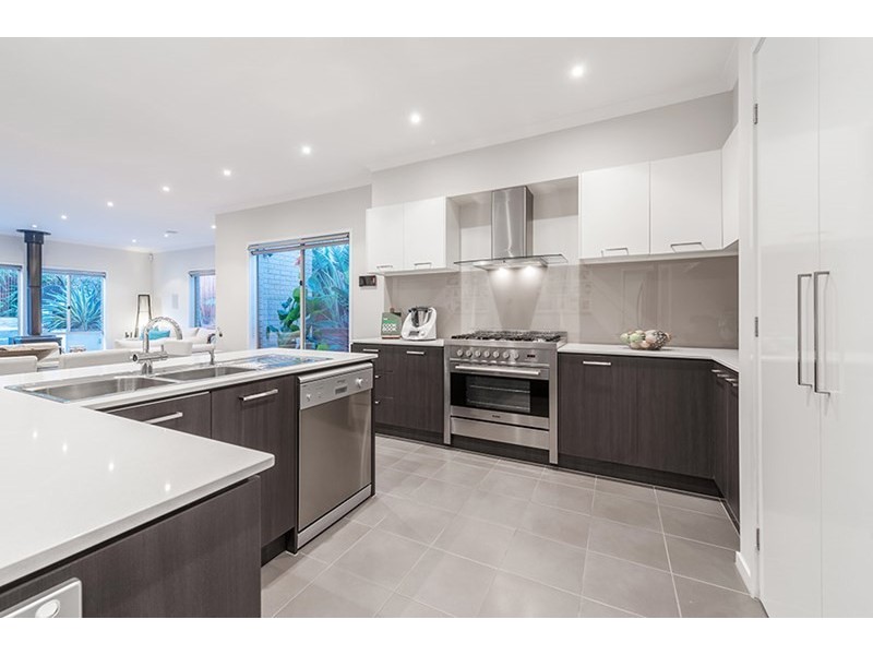 32 Cradle Mountain Drive, Craigieburn VIC 3064