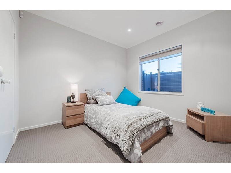 32 Cradle Mountain Drive, Craigieburn VIC 3064