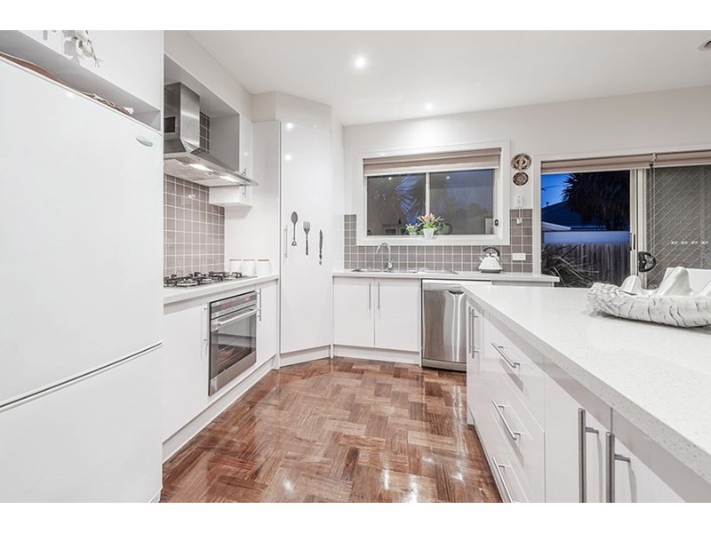 27 Statesman Avenue, Roxburgh Park VIC 3064