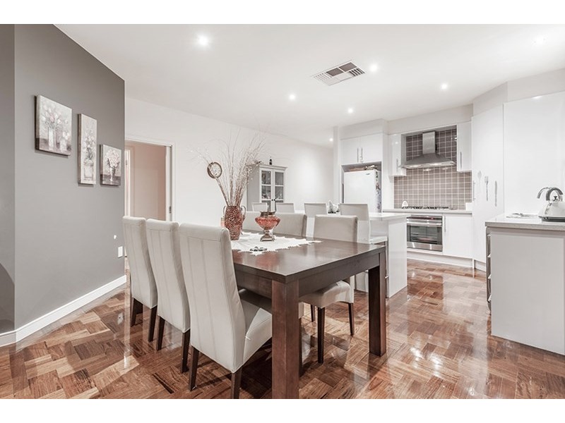 27 Statesman Avenue, Roxburgh Park VIC 3064