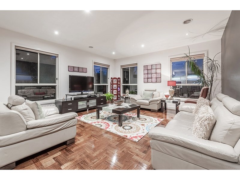 27 Statesman Avenue, Roxburgh Park VIC 3064