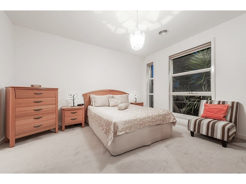 27 Statesman Avenue, Roxburgh Park VIC 3064