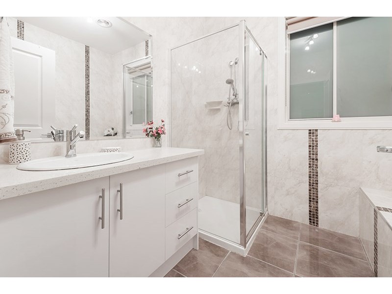 27 Statesman Avenue, Roxburgh Park VIC 3064