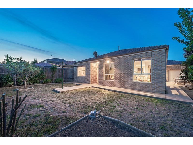 27 Statesman Avenue, Roxburgh Park VIC 3064