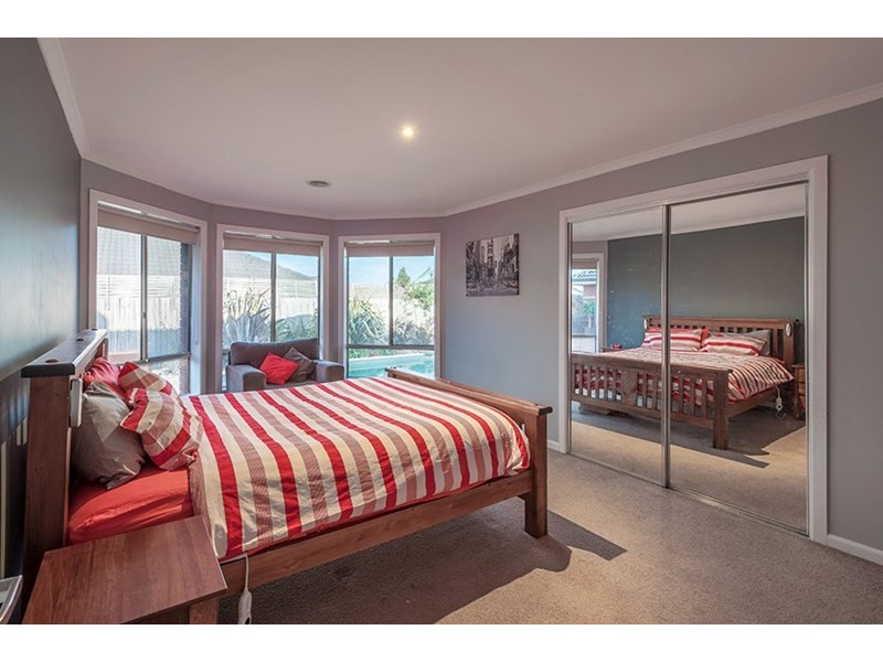 8 Raheen Place, Craigieburn VIC 3064