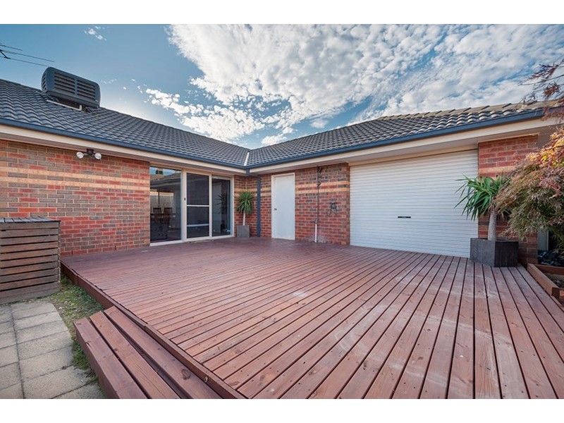 8 Raheen Place, Craigieburn VIC 3064