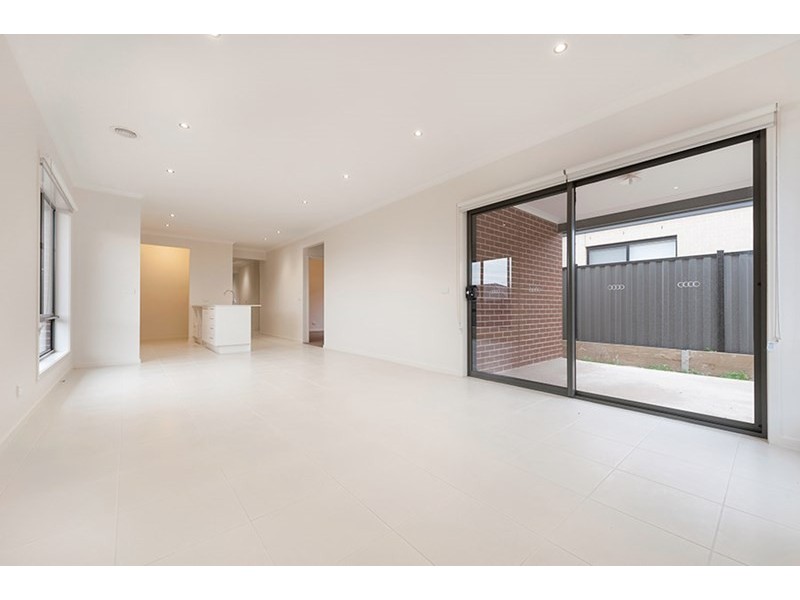 63 Natural Drive, Craigieburn VIC 3064