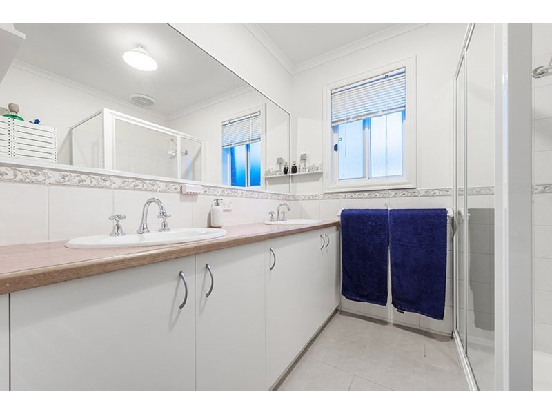 2 Cooma Lane, Craigieburn VIC 3064