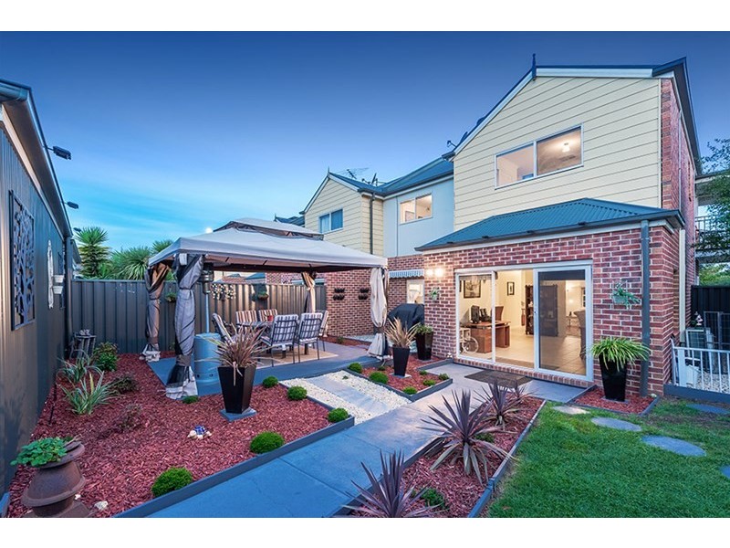 2 Cooma Lane, Craigieburn VIC 3064
