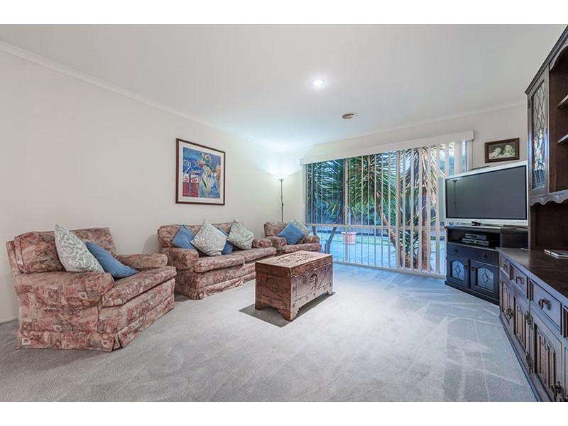 56 Lakes Drive, Craigieburn VIC 3064