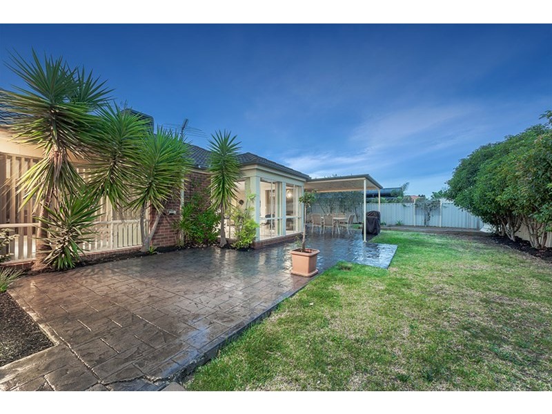 56 Lakes Drive, Craigieburn VIC 3064