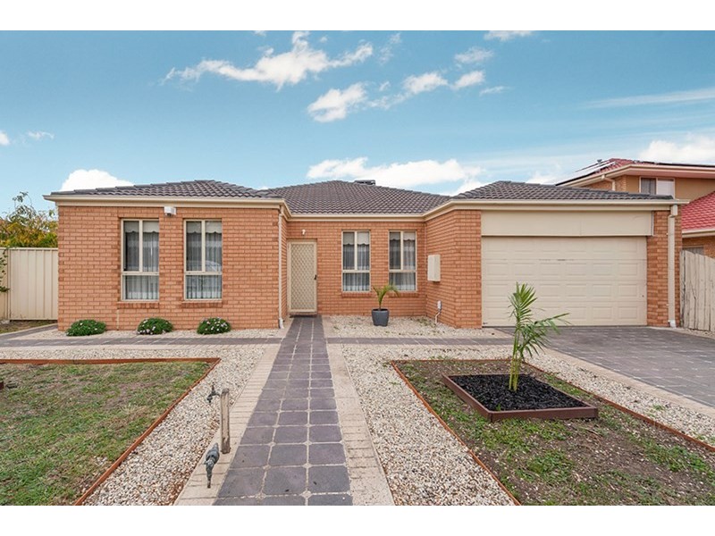 11 Merrivale Place, Roxburgh Park VIC 3064