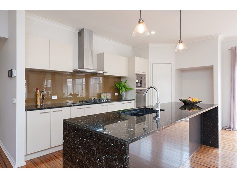 73 Monaco Circuit, Wollert VIC 3750