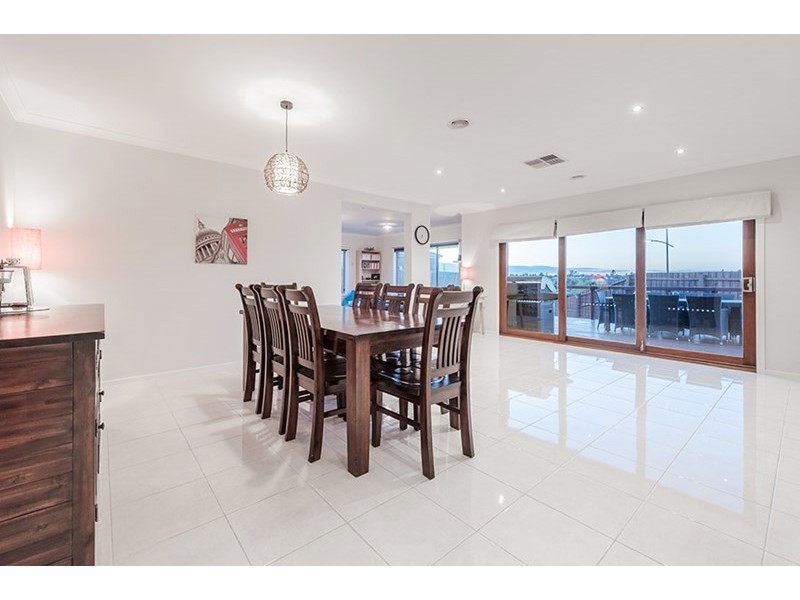 5 Leveque Loop, Craigieburn VIC 3064