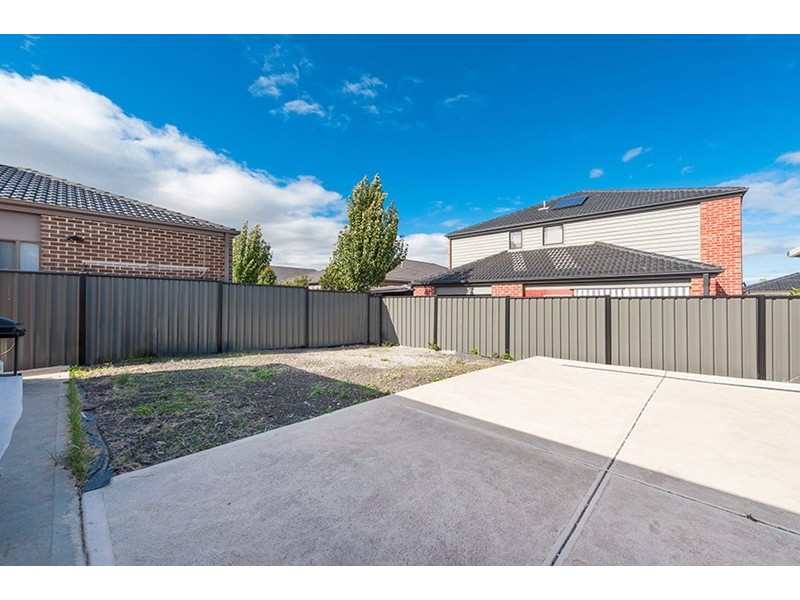 18 Kensley Circuit, Craigieburn VIC 3064