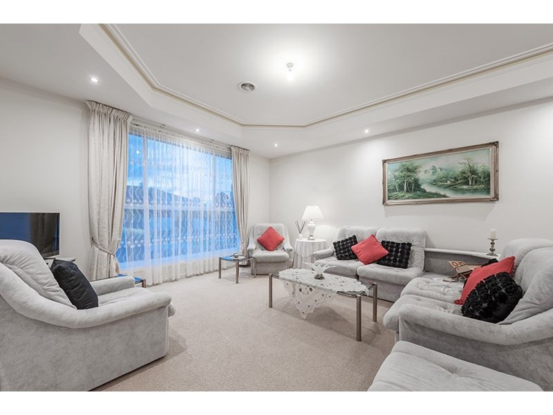 3 Alberton Avenue, Roxburgh Park VIC 3064