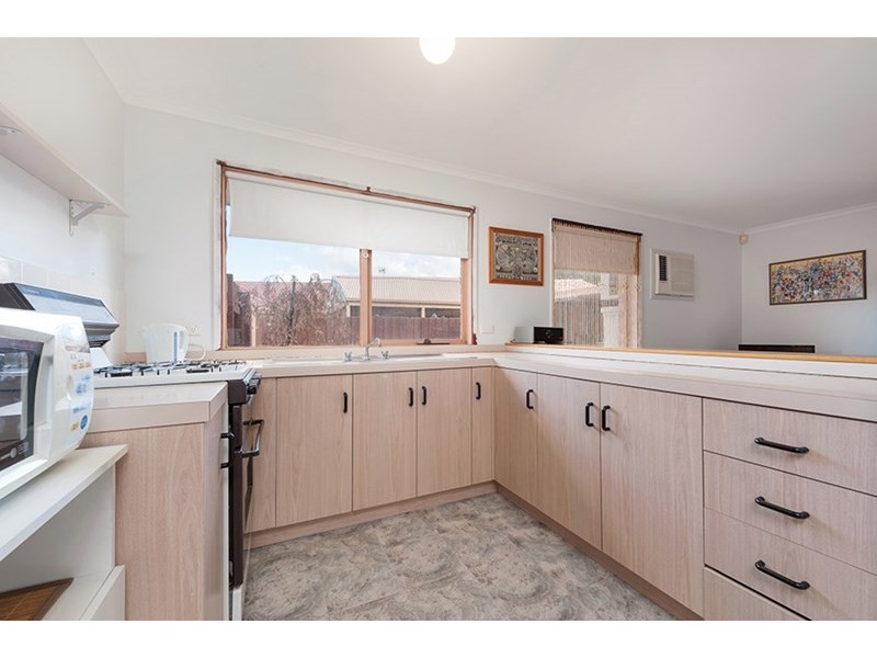 11 Silverton Court, Craigieburn VIC 3064