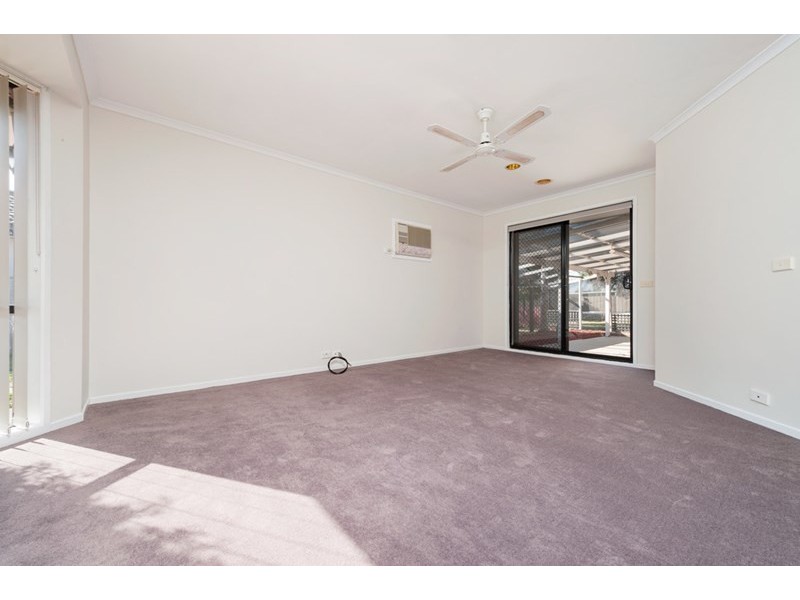 61 Banbury Crescent, Craigieburn VIC 3064