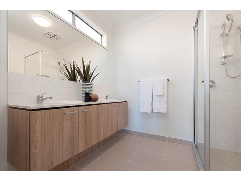 42 Scoria Circuit, Craigieburn VIC 3064