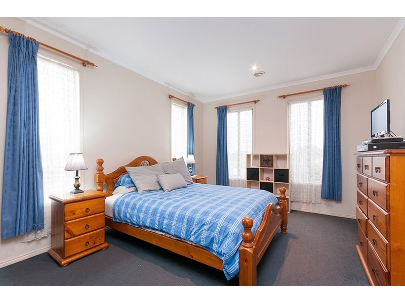 124 Malcolm Creek Parade, Craigieburn VIC 3064