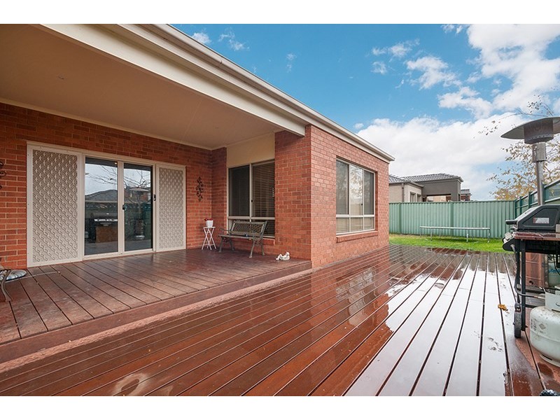 124 Malcolm Creek Parade, Craigieburn VIC 3064