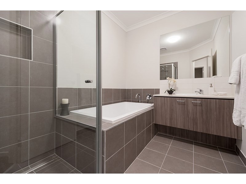40 Scoria Circuit, Craigieburn VIC 3064
