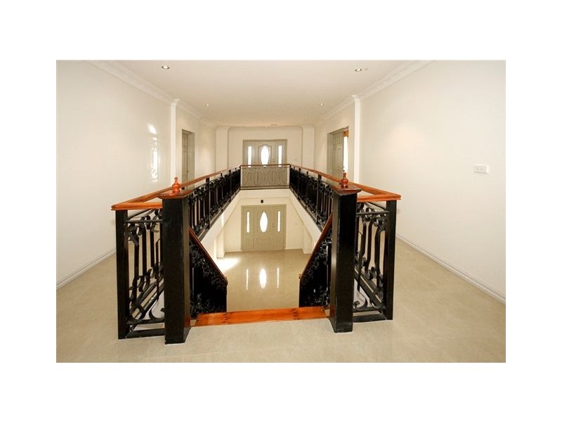 6 Valhalla Place, Craigieburn VIC 3064