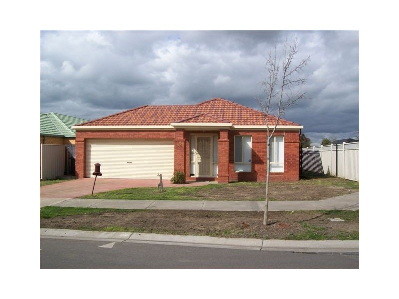 52 Woodlea Crescent, Craigieburn VIC 3064