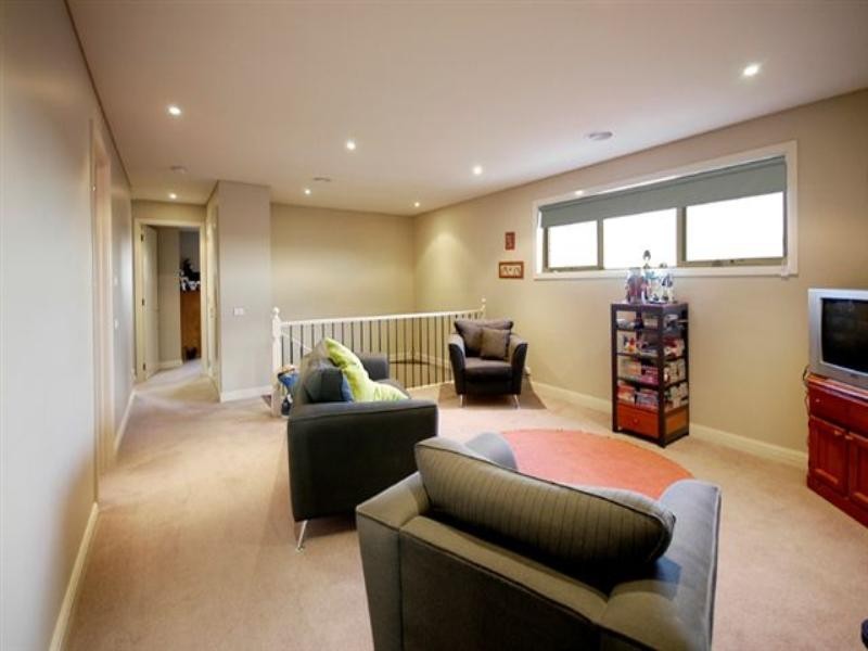 8 Creighton Way, Craigieburn VIC 3064