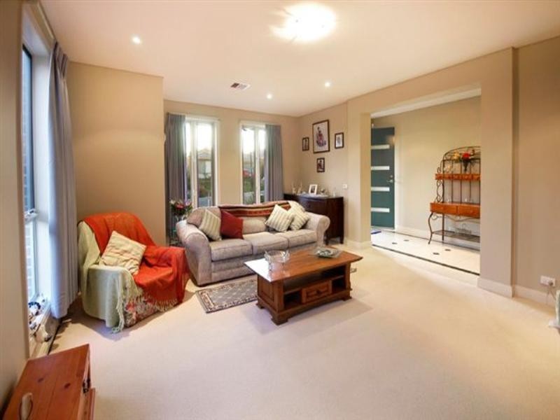 8 Creighton Way, Craigieburn VIC 3064