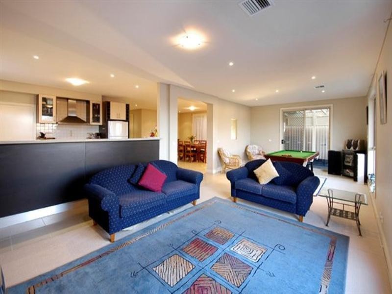 8 Creighton Way, Craigieburn VIC 3064