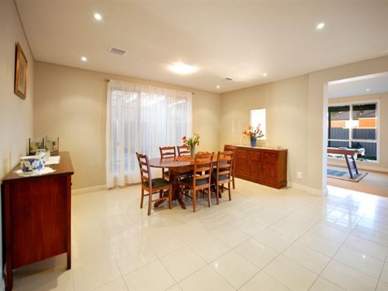 8 Creighton Way, Craigieburn VIC 3064