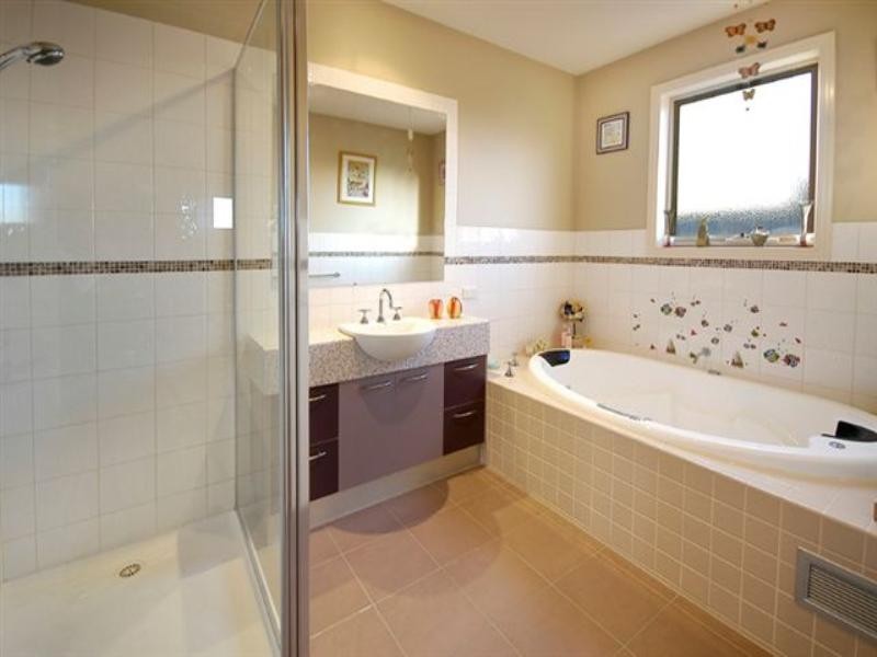 8 Creighton Way, Craigieburn VIC 3064