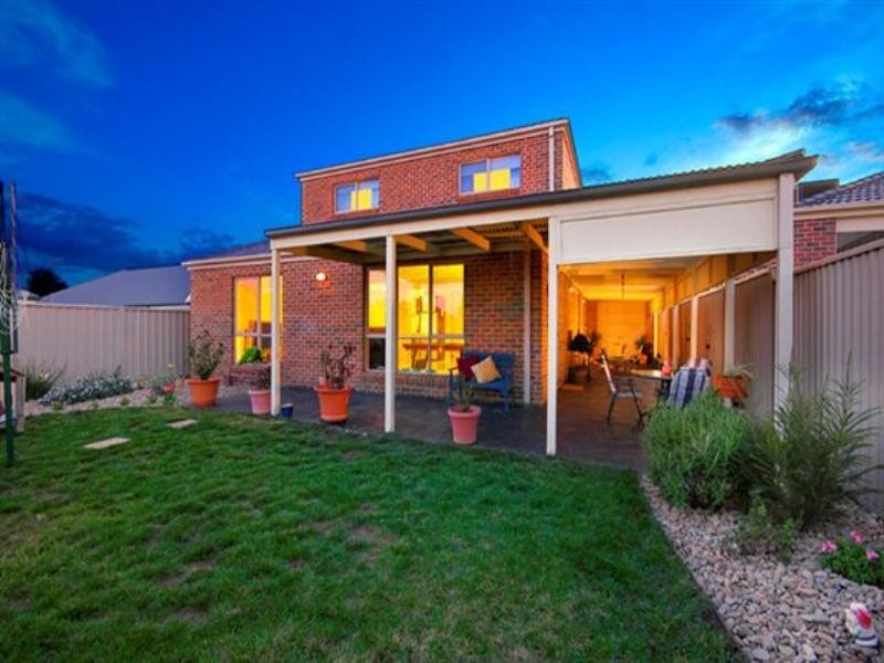 8 Creighton Way, Craigieburn VIC 3064