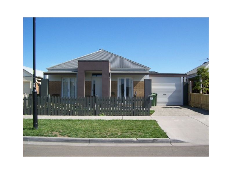 7 Grosvenor Square, Craigieburn VIC 3064