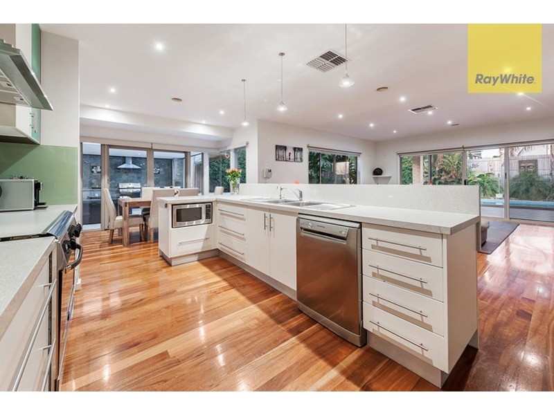 11 Skyline Rise, Craigieburn VIC 3064