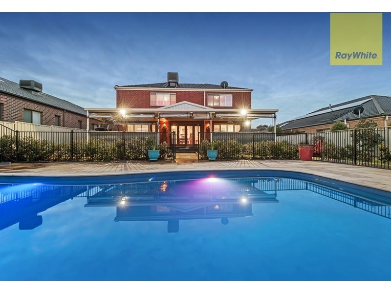 27 Tusmore Rise, Roxburgh Park VIC 3064