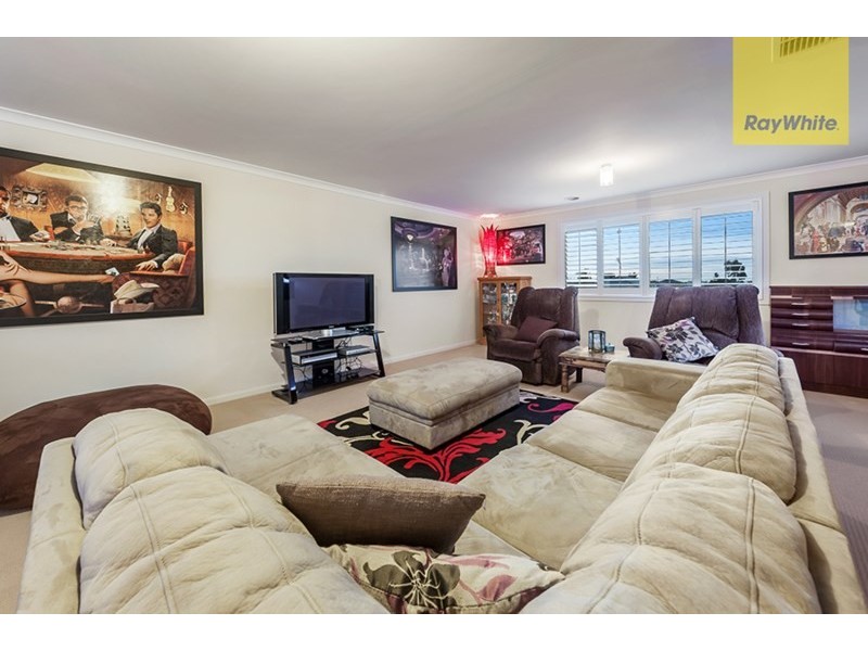 27 Tusmore Rise, Roxburgh Park VIC 3064