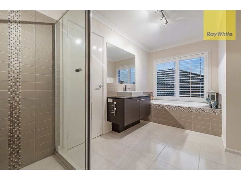 27 Tusmore Rise, Roxburgh Park VIC 3064