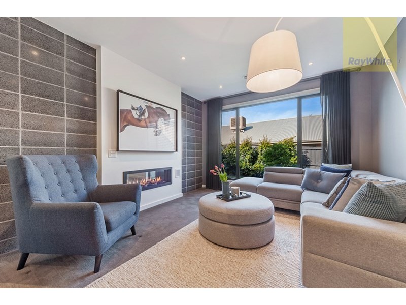 40 Flourish Circuit, Greenvale VIC 3059